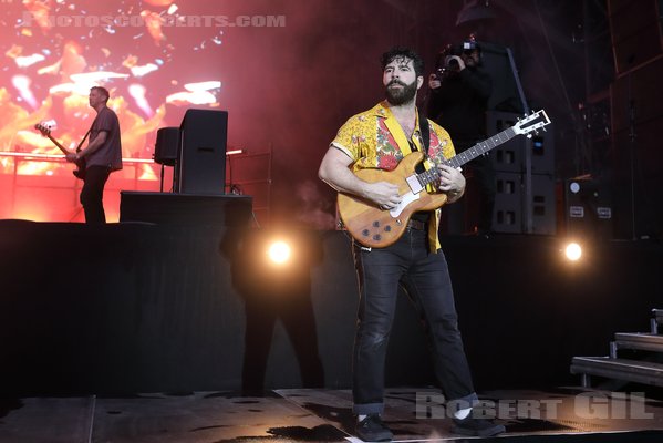 FOALS - 2023-08-27 - SAINT CLOUD - Domaine National - Grande Scene - Yannis Philippakis - Walter Gervers